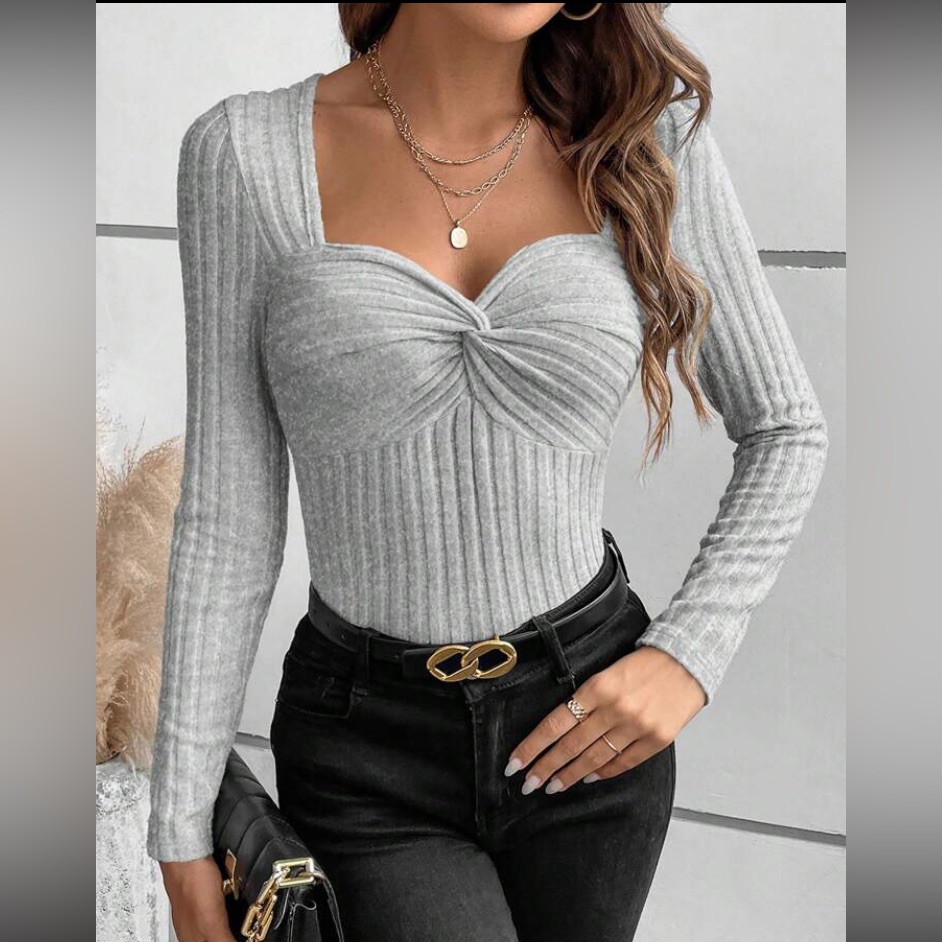Luxe Twist Front Top